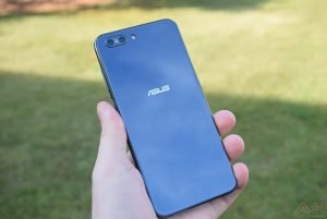 5.5-inch Full HD (1920 by 1080) Super IPS+ display 600nits brightness Front and rear strong 2.5D Corning® Gorilla® Glass 2.1mm slim bezel Bluelight filter for eye care Capacitive touch panel with 10 points multi-touch (support glove touch) Smudge-resistant oleophobic coating Processor CPU: Qualcomm® Snapdragon™ 660 Mobile Platform with 14nm, 64-bit Octa-core Processor Qualcomm® Snapdragon™ 630 Mobile Platform with 14nm, 64-bit Octa-core Processor FinFET LPP (Low Power Plus) powersaving technology GPU: Qualcomm® Adreno™ 512 (SD660) Qualcomm® Adreno™ 508 (SD630) Memory LPDDR4x 4GB / 6GB Main Rear Camera 5x light sensitivity low light photos (compared with a typical camera with 16 megapixels, F1.7 & 1.12µm pixel size) Sony flagship IMX362 12 megapixels dual pixel image sensor - 1/2.55" large sensor size, 1.4µm large pixel size F1.8 aperture 25mm equivalent focal length in 35mm film camera 6p lens 83° field of view 0.03 seconds Dual Pixel PDAF 0.03 seconds subject-tracking auto-focus 4-axis, 4 stops optical image stabilization Color correction (RGB) sensor LED flash Instant cameras switching PixelMaster camera modes: Auto (with low light and HDR features) Beauty Portrait Pro (RAW file support / up to 32 seconds long exposure) Super Resolution (48 megapixels) GIF Animation Panorama Slow Motion Time Lapse (with power saving) 9 various filters Second Rear Camera 8 megapixels 120° wide-angle camera 200% wider view for more friends and scenery in the frame 12mm equivalent focal length in 35mm film camera Video Recording 4K UHD (3840 by 2160) video recording at 30 fps for main rear camera 1080p FHD video recording at 30 / 60 fps 720p HD video recording at 30 fps 3-axis electronic image stabilization for rear camera's shake-free videos 120˚ wide-angle video Slow Motion video (1080p at 120 fps / 720p at 240 fps) Take still photo while recording video Front Camera 8 megapixels F2.0 aperture 24mm equivalent focal length in 35mm film camera 84° field of view PixelMaster camera modes: Auto (with low light and HDR features) Beauty Portrait Selfie Panorama GIF Animation 9 various filters Audio Speaker Dual speakers 5-magnet speaker with NXP Smart Amp for louder, deeper and less distorted sound effect Audio Output Hi-Res audio 192kHz/24-bit standard that is 4 times better than CD quality DTS (Digital Theater System) Headphone:X™ 7.1 virtual surround sound for headphone support Audio CODEC integrated into PMIC Microphone Dual internal microphones with ASUS Noise Reduction Technology FM Receiver FM radio Wireless Technology WLAN 802.11 a/b/g/n/ac Bluetooth 5.0 Wi-Fi direct NFC Navigation GPS, AGPS, GLO, BDS, GAL SIM Cards Dual SIM dual standby Slot 1: 2G/3G/4G Nano SIM card Slot 2: 2G/3G/4G Nano SIM card, or the MicroSD card (supports up to 2TB) at a time Both SIM card slots support 3G WCDMA / 4G LTE network band. But only one SIM card can connect to 3G WCDMA / 4G LTE service at a time. Network Standard GSM/GPRS/EDGE; WCDMA/HSPA+/DC-HSPA+; TD-SCDMA; CDMA 2000; FDD-LTE; TD-LTE Data rate LTE Cat12 UL 150 / Cat13 DL 600 Mbps DC-HSPA+: UL 5.76 / DL 42 Mbps 2CA / 3CA support (by specification and region) Operator with NFC version FDD-LTE (Bands 1, 2, 3, 5, 7, 8, 18, 19, 20, 26, 28, 32) TD-LTE (Bands 38, 39, 40, 41) WCDMA (Bands 1, 2, 3, 5, 6, 8, 19) EDGE/GPRS/GSM (850, 900, 1800, 1900MHz) CN with NFC version FDD-LTE (Bands 1, 2, 3, 5, 7, 8) TD-LTE (Bands 34, 38, 39, 40, 41) WCDMA (Bands 1, 2, 5, 8) TD-SCDMA (Bands 34, 39) CDMA (Band BC0) EDGE/GPRS/GSM (850, 900, 1800, 1900MHz) TW-2CA with NFC version FDD-LTE (Bands 1, 2, 3, 5, 7, 8, 18, 19, 28) TD-LTE (Bands 38, 39, 40, 41) WCDMA (Bands 1, 2, 3, 5, 6, 8, 19) EDGE/GPRS/GSM (850, 900, 1800, 1900MHz) TW-3CA with NFC version FDD-LTE (Bands 1, 2, 3, 5, 7, 8, 18, 19, 28) TD-LTE (Bands 38, 39, 40, 41) WCDMA (Bands 1, 2, 3, 5, 6, 8, 19) EDGE/GPRS/GSM (850, 900, 1800, 1900MHz) WW/ID/IN without NFC version FDD-LTE (Bands 1, 3, 5, 7, 8, 20) TD-LTE (Band 40) WCDMA (Bands 1, 5, 8) EDGE/GPRS/GSM (850, 900, 1800, 1900MHz) BR without NFC version FDD-LTE (Bands 1, 2, 3, 4, 5, 7, 8, 12, 17, 28) WCDMA (Bands 1, 2, 4, 5, 6, 8) EDGE/GPRS/GSM (850, 900, 1800, 1900MHz) NA/SA with NFC version FDD-LTE (Bands 1, 2, 3, 4, 5, 7, 8, 12, 17, 28) WCDMA (Bands 1, 2, 4, 5, 6, 8) EDGE/GPRS/GSM (850, 900, 1800, 1900MHz) ASUS phone 4G/LTE band compatibility varies by region, please check compatibility with local carriers. Sensor Front fingerprint sensor (0.3 seconds unlock, supports 5 fingerprints), Accelerator, E-Compass, Gyroscope, Proximity sensor, Ambient light sensor, Hall sensor External Buttons and Connectors Fingerprint sensorOn/Off Sleep/WakeVolume up/down3.5mm audio jack (1 Headphone / Mic-in)Built-in speakerUSB-C connector Battery 3300mAh with fast charging 5 minutes charge for 2 hours talk time 36 minutes charge to 50% capacity Up to 23 days 4G standby Up to 30 hours 3G talk time Up to 16 hours video playback Up to 18 hours Wi-Fi web browsing Power Adapter Output: 9V 2A 18W* & 5V 2A 10W** * The ZenFone 4 with a Qualcomm® Snapdragon™ 660 Mobile Platform comes equipped with a 18W charger but charge is limited to 15W for technical and safety reasons. ** The ZenFone 4 with a Qualcomm® Snapdragon™ 630 Mobile Platform comes equipped with a 10W charger. Operating System Android Oreo™ with new ASUS ZenUI 4.0 ASUS ZenUI includes: Launcher Themes ZenUI Safeguard Fingerprint Sensor ZenMotion Gallery ASUS MyCover SelfieMaster File Manager Weather Game Genie Camera Clock Calculator Mobile Manager Keyboard Phone Contacts Page Marker AudioWizard In the Box ZenFone 4 with Android Oreo™ and new ASUS ZenUI 4.0 ASUS earphone with microphone Type-C USB cable Ejector pin (SIM tray needle) USB power adapter (SD660 / 15W) USB power adapter (SD630 / 10W) Documentation (user guide, warranty card) Clear soft bumper (optional) Note Specifications and contents may vary by region.