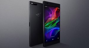 Hace pocas semanas Razer confirmaba que estaban trabajando ya en la segunda generación de su Razer Phone, el primer smartphone gaming en llegar al mercado. Este modelo se lanzó al mercado en otoño de 2017, y se esperaba que su sucesor llegaría este otoño a las tiendas. Pero cuando se confirmó que la empresa estaba desarrollando ya el nuevo teléfono, daban a entender que estaban en una fase inicial. Aunque parece que no es así. Porque se ha confirmado ya la fecha de presentación del Razer Phone 2. Ha sido la propia empresa, que ha enviado ya algunas invitaciones a los medios confirmando el evento.