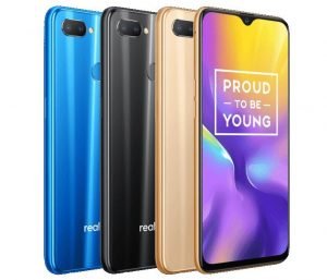 Como ya apuntamos, el nuevo dispositivo de la compañía es el primer teléfono inteligente del mundo que funciona con el chipset Helio P70 de MediaTek, un System-on-Chip que está construido por TSMC bajo la tecnología tecnología FinFET de 12 nm. Además, este componente presenta los núcleos Cortex-A73 y Cortex A53 en la misma disposición ‘4+4’, junto con la GPU ARM Mali-G72 que será suficiente para correr la gran mayoría de juegos, sin problema alguno, que se encuentran en la Play Store. Viene en dos configuraciones de memoria RAM y ROM: 3 GB de RAM con 32 GB de almacenamiento interno y 4 GB de RAM con 64 GB de almacenamiento interno. También hay una ranura para tarjeta microSD de hasta 256 GB, que permite a los usuarios ampliar aún más la capacidad de almacenamiento del teléfono.