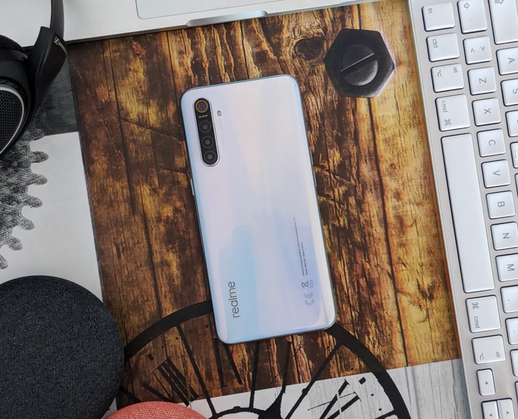 Realme X2 no llega solo para competir sino para hacerse con el trono de la gama media su procesador Snapdragon 730G batería de 4.000 mAh carga rápida y cuatro cámaras