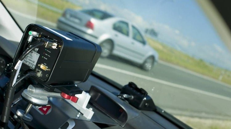 Aquí en Andorra encontrarás los mejores DETECTORES de RADARES legales del mercado con un diseño muy ergonómico para poder utilizarlo tanto en coches como en motos.
