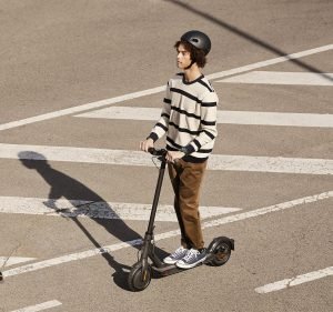 Mi Electric Scooter EssentialMi Electric Scooter Essential