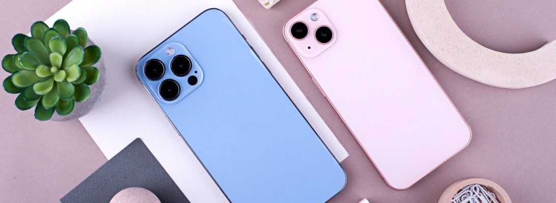 ¿Qué es un iPhone CPO y por qué elegirlo? Un iPhone CPO (Certified Pre-Owned) es un móvil reacondicionado y certificado por Apple o por proveedores homologados, que ha pasado estrictos controles de calidad, lleva todos sus componentes originales y está completamente verificado. Estos dispositivos pueden proceder de exposiciones en tienda, devoluciones de operadoras o productos devueltos por embalaje dañado. Son idénticos en prestaciones y garantía a los modelos nuevos, pero ofrecen precios más asequibles y la tranquilidad de un producto revisado y garantizado.​ Ventajas de los iPhone CPO en Andorra: Todos los componentes originales y 100 % funcionando Aspecto impecable, accesorios nuevos y caja precintada Garantía oficial mínima de 6 meses hasta 1 año Precios significativamente más bajos que los iPhone nuevos Certificación mediante mensaje “Certified Pre Owned” Modelos de iPhone CPO disponibles hoy en Andorra Nuestra tienda online trabaja siempre con los iPhone CPO más actualizados en catálogo. A 13 de noviembre de 2025, puedes comprar los siguientes modelos: iPhone 17 Pro Max iPhone 17 Pro iPhone 17 Air (versión ultrafina y ligera)​ iPhone 17 iPhone 16 Pro Max iPhone 16 Pro iPhone 16 iPhone 15 Pro Max iPhone 15 Pro iPhone 15 Plus iPhone 15 iPhone 14 Pro Max iPhone 14 Pro iPhone 14 Plus iPhone 14 iPhone 13 Pro Max iPhone 13 Pro iPhone 13 Mini iPhone 13 iPhone 12 Pro Max iPhone 12 Pro iPhone 12 Mini iPhone 12 iPhone SE (3ª y 2ª generación) iPhone 11 Pro Max iPhone 11 Pro iPhone 11 No solo disponemos de los últimos modelos, ¡también puedes pedirnos información sobre modelos históricos y ediciones especiales para coleccionistas! ¿Por qué comprar tu iPhone CPO en Andorra y en nuestra tienda online? Envío rápido y seguro a toda Andorra con garantía local Atención personalizada: te asesoramos según tus necesidades Somos líderes en la distribución de iPhone CPO y productos Apple revisados, con experiencia y reputación Disponibilidad permanente de mercancías en depósito y posibilidad de traer modelos o configuraciones a la carta. ¿Tienes dudas o quieres información de precios y disponibilidad? Escríbenos directamente desde la tienda y nuestro equipo te mandará ficha técnica, comparativa de prestaciones y las mejores ofertas disponibles para cada modelo. En https://tiendaelectronicaandorra.marketingdecontenidos.eu/ siempre apostamos por la calidad, el servicio y el ahorro inteligente. ¡Elige tu próximo iPhone CPO y descubre por qué somos la referencia en Andorra! #iPhoneCPO #Andorra #TiendaElectrónica #iPhoneReacondicionado #AppleAndorra #CompraInteligente #CertifiedPreOwned #TecnologíaRevisada