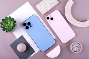 ¿Qué es un iPhone CPO y por qué elegirlo? Un iPhone CPO (Certified Pre-Owned) es un móvil reacondicionado y certificado por Apple o por proveedores homologados, que ha pasado estrictos controles de calidad, lleva todos sus componentes originales y está completamente verificado. Estos dispositivos pueden proceder de exposiciones en tienda, devoluciones de operadoras o productos devueltos por embalaje dañado. Son idénticos en prestaciones y garantía a los modelos nuevos, pero ofrecen precios más asequibles y la tranquilidad de un producto revisado y garantizado. Ventajas de los iPhone CPO en Andorra: Todos los componentes originales y 100 % funcionando Aspecto impecable, accesorios nuevos y caja precintada Garantía oficial mínima de 6 meses hasta 1 año Precios significativamente más bajos que los iPhone nuevos Certificación mediante mensaje “Certified Pre Owned” Modelos de iPhone CPO disponibles hoy en Andorra Nuestra tienda online trabaja siempre con los iPhone CPO más actualizados en catálogo. A 13 de noviembre de 2025, puedes comprar los siguientes modelos: iPhone 17 Pro Max iPhone 17 Pro iPhone 17 Air (versión ultrafina y ligera) iPhone 17 iPhone 16 Pro Max iPhone 16 Pro iPhone 16 iPhone 15 Pro Max iPhone 15 Pro iPhone 15 Plus iPhone 15 iPhone 14 Pro Max iPhone 14 Pro iPhone 14 Plus iPhone 14 iPhone 13 Pro Max iPhone 13 Pro iPhone 13 Mini iPhone 13 iPhone 12 Pro Max iPhone 12 Pro iPhone 12 Mini iPhone 12 iPhone SE (3ª y 2ª generación) iPhone 11 Pro Max iPhone 11 Pro iPhone 11 No solo disponemos de los últimos modelos, ¡también puedes pedirnos información sobre modelos históricos y ediciones especiales para coleccionistas! ¿Por qué comprar tu iPhone CPO en Andorra y en nuestra tienda online? Envío rápido y seguro a toda Andorra con garantía local Atención personalizada: te asesoramos según tus necesidades Somos líderes en la distribución de iPhone CPO y productos Apple revisados, con experiencia y reputación Disponibilidad permanente de mercancías en depósito y posibilidad de traer modelos o configuraciones a la carta. ¿Tienes dudas o quieres información de precios y disponibilidad? Escríbenos directamente desde la tienda y nuestro equipo te mandará ficha técnica, comparativa de prestaciones y las mejores ofertas disponibles para cada modelo. En https://tiendaelectronicaandorra.marketingdecontenidos.eu/ siempre apostamos por la calidad, el servicio y el ahorro inteligente. ¡Elige tu próximo iPhone CPO y descubre por qué somos la referencia en Andorra! #iPhoneCPO #Andorra #TiendaElectrónica #iPhoneReacondicionado #AppleAndorra #CompraInteligente #CertifiedPreOwned #TecnologíaRevisada